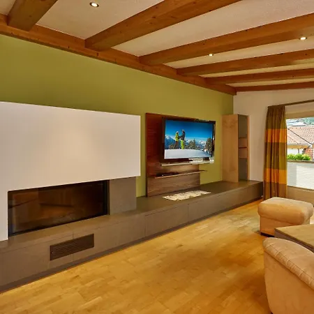 苏恩维斯公寓 *